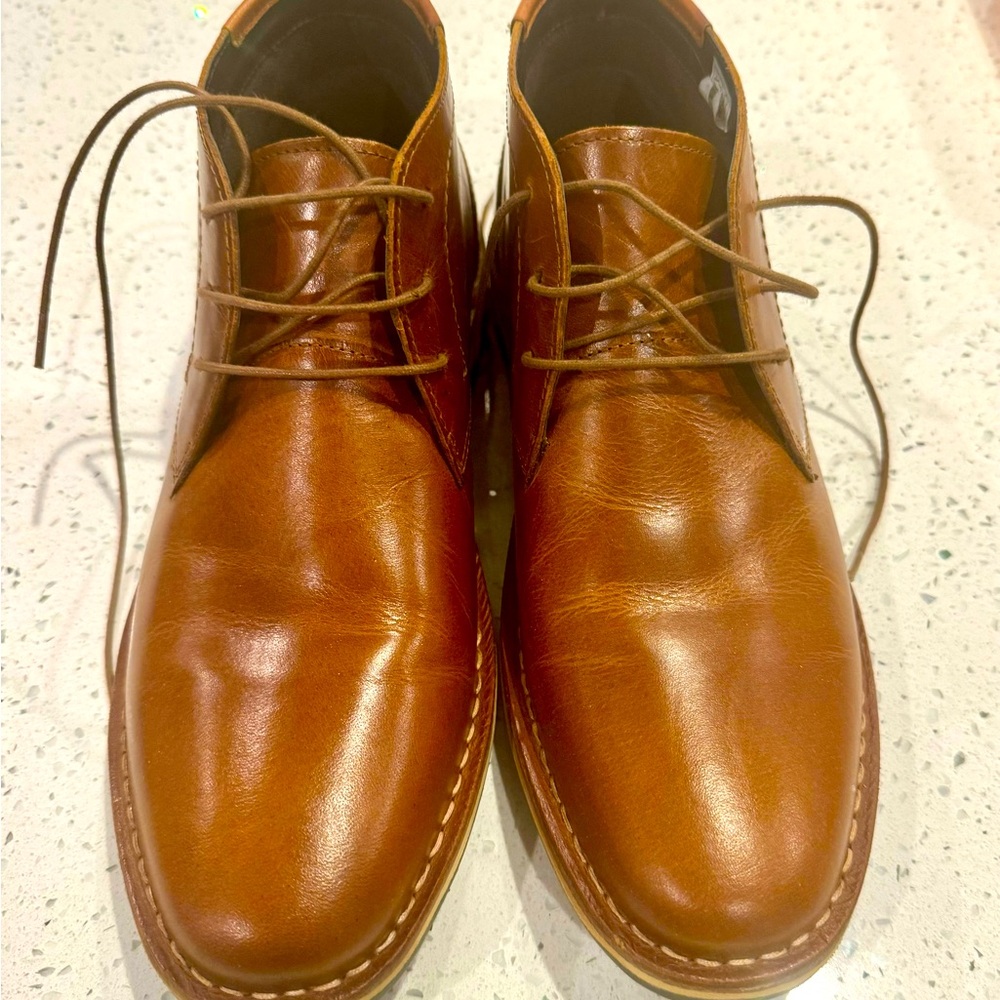 Men’s Steve Madden Cognac low boots - size 10